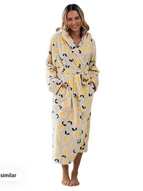 Darren & Phillip Lemon Robe Women’s Small/Medium NWT